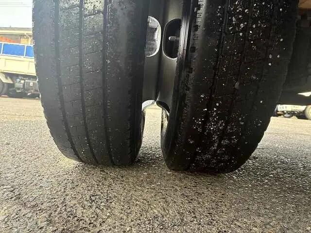 いすゞエルフ平ボディ小型（2t・3t）[写真27]