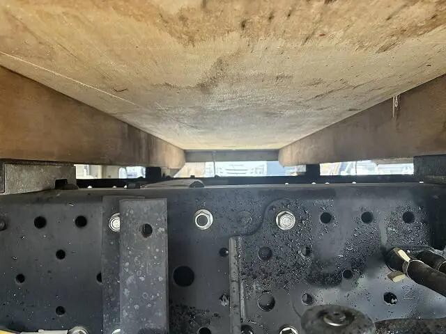 いすゞエルフ平ボディ小型（2t・3t）[写真30]