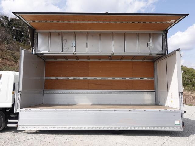 いすゞフォワードアルミウイング中型（4t）[写真10]