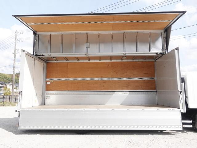 いすゞフォワードアルミウイング中型（4t）[写真11]