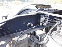 UDトラックスクオントレーラーヘッド（トラクターヘッド）大型（10t）[写真19]