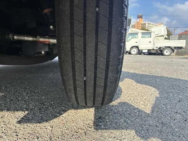 いすゞエルフ平ボディ小型（2t・3t）[写真21]