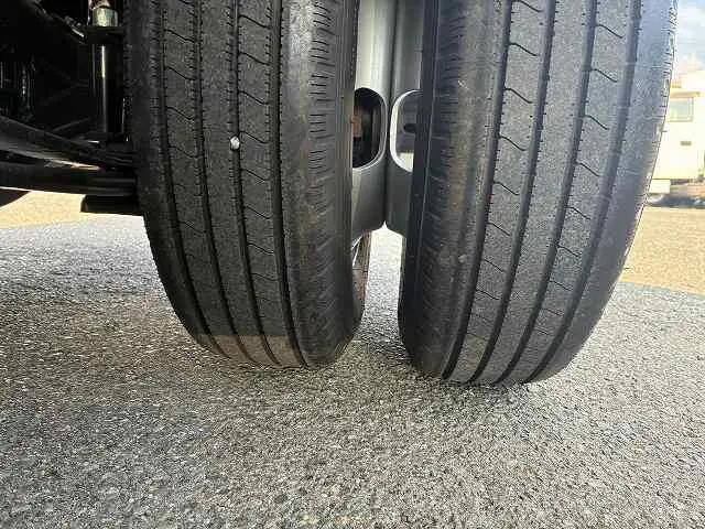 いすゞエルフ平ボディ小型（2t・3t）[写真22]