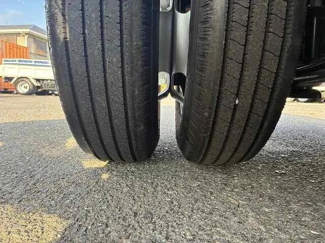 いすゞエルフ平ボディ小型（2t・3t）[写真23]