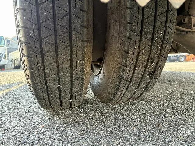 いすゞエルフダブルキャブ（Wキャブ）小型（2t・3t）[写真15]