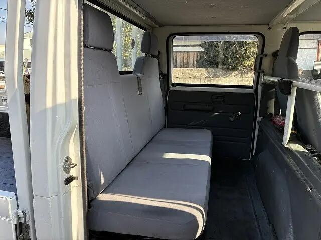 いすゞエルフダブルキャブ（Wキャブ）小型（2t・3t）[写真20]