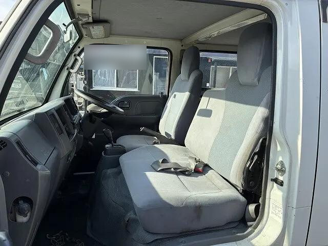 いすゞエルフダブルキャブ（Wキャブ）小型（2t・3t）[写真21]