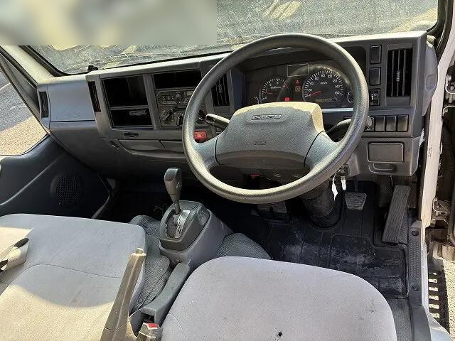 いすゞエルフダブルキャブ（Wキャブ）小型（2t・3t）[写真25]