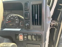 いすゞエルフダブルキャブ（Wキャブ）小型（2t・3t）[写真27]