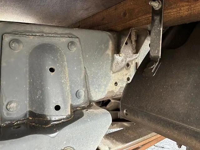 いすゞエルフダブルキャブ（Wキャブ）小型（2t・3t）[写真38]