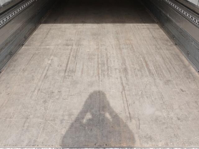 三菱ふそうファイターアルミウイング中型（4t）[写真11]