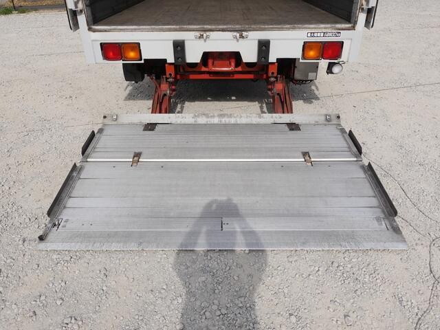 三菱ふそうファイターアルミウイング中型（4t）[写真12]