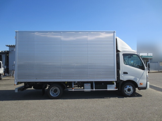日野デュトロアルミバン小型（2t・3t）[写真07]