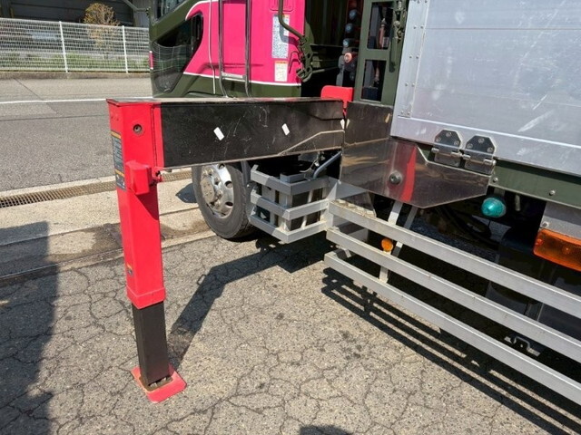 三菱ふそうファイタークレーン4段増トン（6t・8t）[写真11]