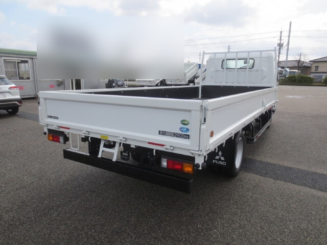 三菱ふそうキャンター平ボディ小型（2t・3t）[写真02]