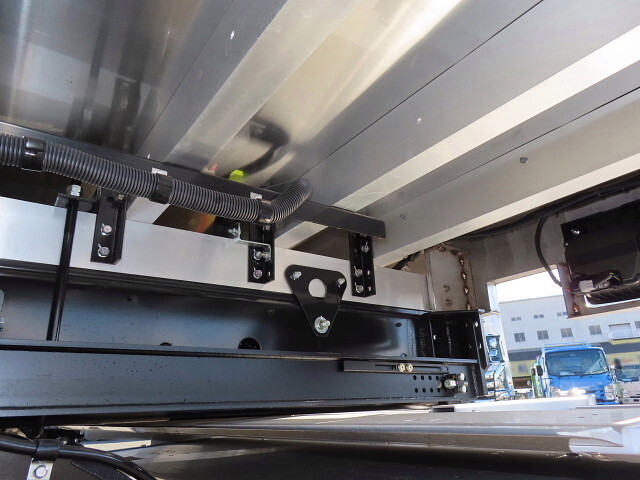 日野レンジャー冷凍車（冷蔵車）中型（4t）[写真11]