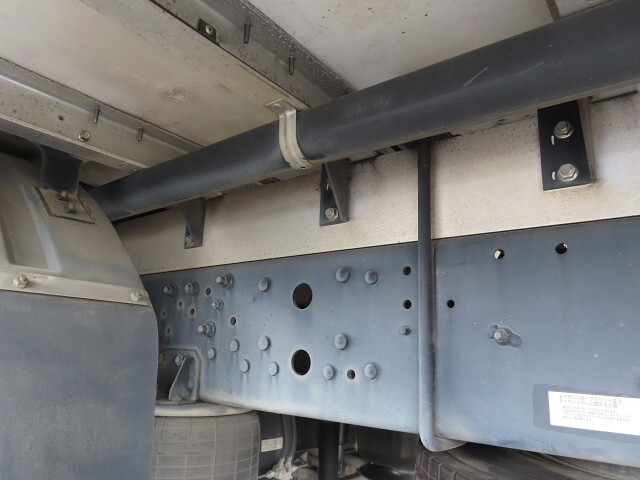 三菱ふそうファイターアルミウイング中型（4t）[写真11]