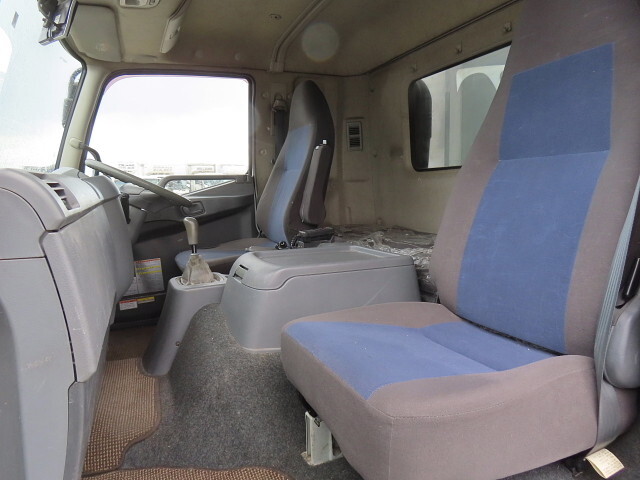 三菱ふそうファイターアルミウイング中型（4t）[写真22]