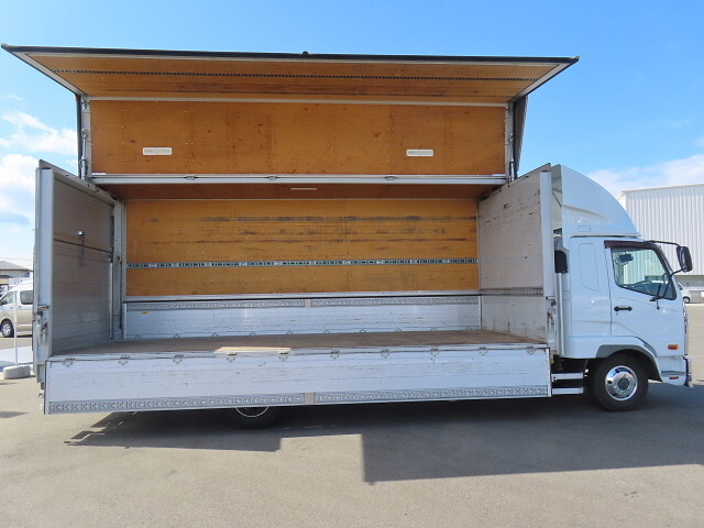 三菱ふそうファイターアルミウイング中型（4t）[写真25]