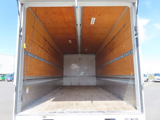 三菱ふそうファイターアルミウイング中型（4t）[写真26]