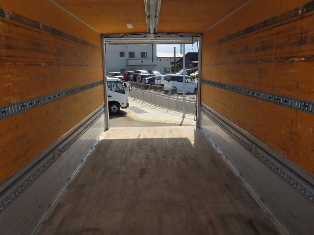 三菱ふそうファイターアルミウイング中型（4t）[写真28]