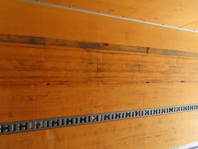 三菱ふそうファイターアルミウイング中型（4t）[写真29]