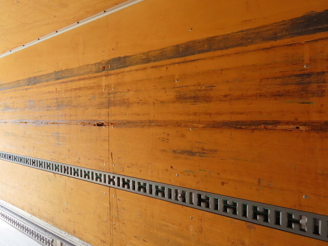 三菱ふそうファイターアルミウイング中型（4t）[写真33]