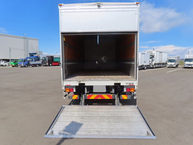 三菱ふそうファイターアルミウイング中型（4t）[写真07]