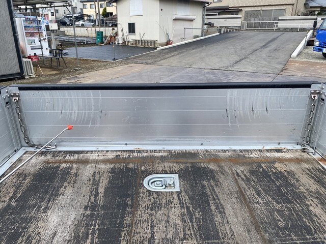 いすゞエルフアルミブロック小型（2t・3t）[写真32]