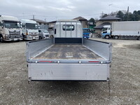 いすゞエルフアルミブロック小型（2t・3t）[写真09]