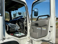 UDトラックスコンドルクレーン4段増トン（6t・8t）[写真24]