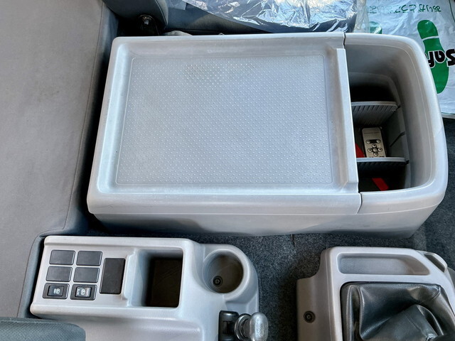 UDトラックスコンドルクレーン4段増トン（6t・8t）[写真32]