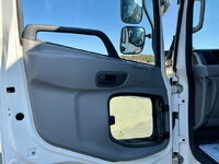 UDトラックスコンドルクレーン4段増トン（6t・8t）[写真36]