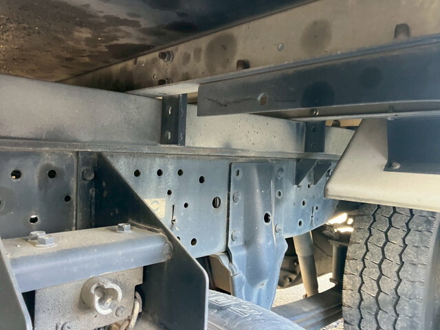 いすゞエルフ冷凍車（冷蔵車）小型（2t・3t）[写真22]