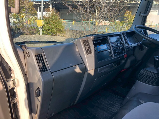 いすゞエルフ冷凍車（冷蔵車）小型（2t・3t）[写真32]