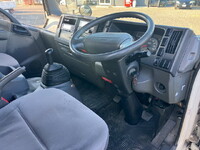 いすゞエルフ冷凍車（冷蔵車）小型（2t・3t）[写真36]