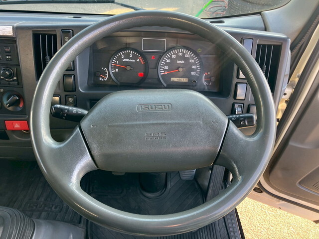 いすゞエルフ冷凍車（冷蔵車）小型（2t・3t）[写真36]