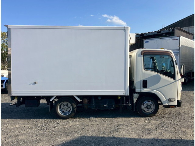 いすゞエルフ冷凍車（冷蔵車）小型（2t・3t）[写真07]