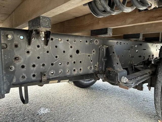 いすゞエルフ平ボディ小型（2t・3t）[写真11]