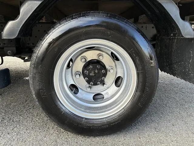 いすゞエルフ平ボディ小型（2t・3t）[写真19]