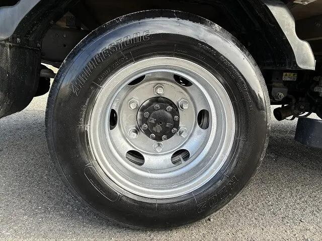 いすゞエルフ平ボディ小型（2t・3t）[写真21]