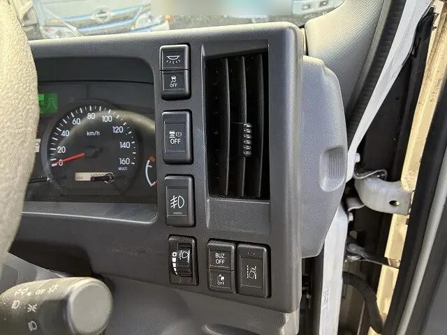 いすゞエルフ平ボディ小型（2t・3t）[写真27]