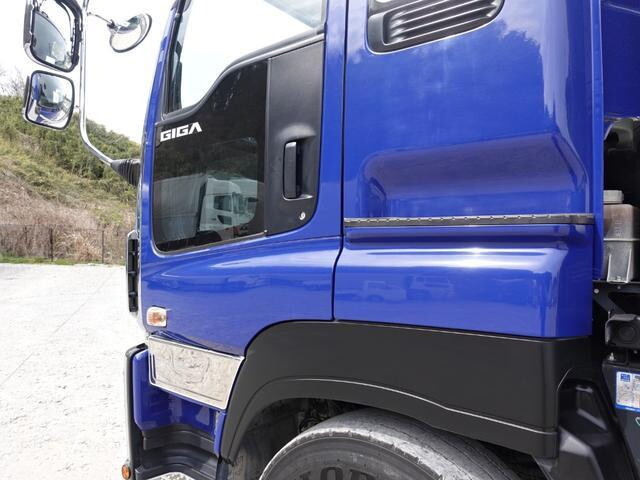 いすゞギガダンプ大型（10t）[写真10]