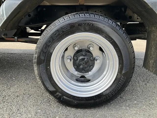 いすゞエルフ平ボディ小型（2t・3t）[写真19]