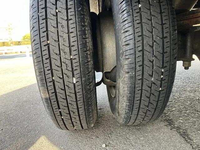 いすゞエルフ平ボディ小型（2t・3t）[写真22]