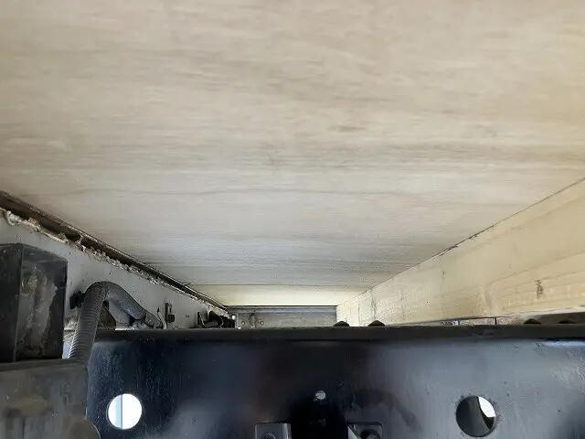 いすゞエルフ平ボディ小型（2t・3t）[写真27]