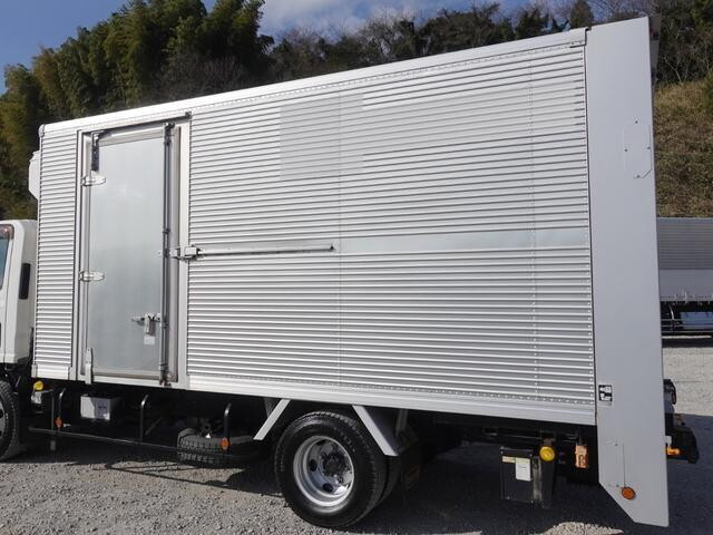 いすゞエルフ冷凍車（冷蔵車）小型（2t・3t）[写真08]