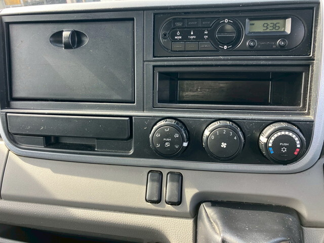 日産アトラスアルミバン小型（2t・3t）[写真37]