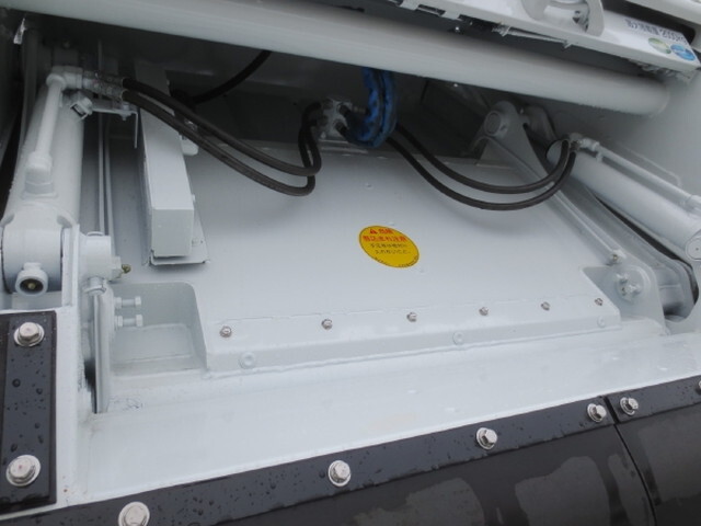 三菱ふそうキャンターパッカー車（塵芥車）小型（2t・3t）[写真11]