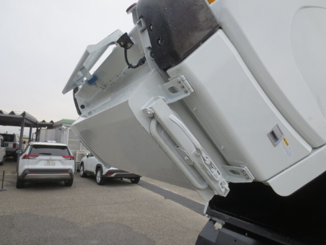 三菱ふそうキャンターパッカー車（塵芥車）小型（2t・3t）[写真15]